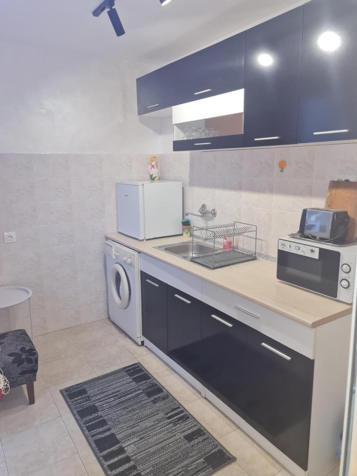 Day And Night Apartment เวลีคอเทอร์โนโว ภายนอก รูปภาพ