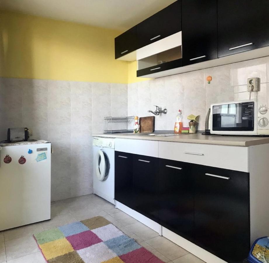 Day And Night Apartment เวลีคอเทอร์โนโว ภายนอก รูปภาพ