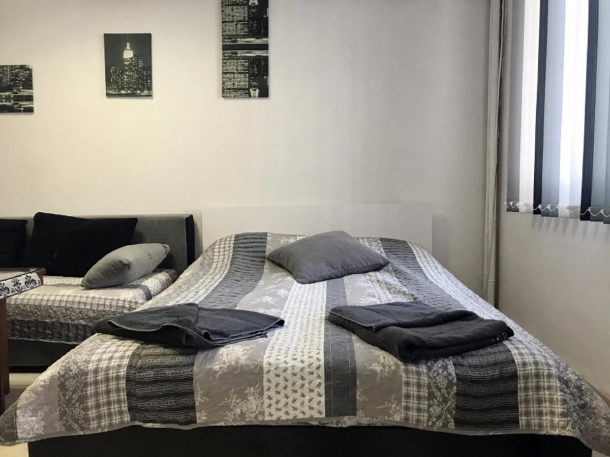Day And Night Apartment เวลีคอเทอร์โนโว ภายนอก รูปภาพ